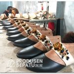 Produksi Massal Sepatu Payet Wanita