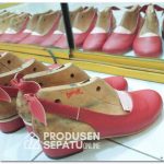 Proses Finishing Produksi Sepatu Wanita Lokal