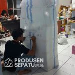 Proses pengiriman sepatu handmade ke Malaysia