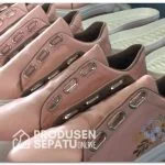 Sneakers Wanita Aksen Bordir