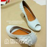 high heels wanita motif mutiara