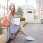 model sepatu sandal wanita untuk jalan-jalan